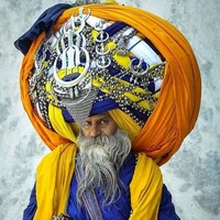 Meskipun berat, Avtar tidak merasa terbebani. Dia justru merasa hari-harinya paling bahagia saat memakai turban kesayangannya. Foto: Dok. Elite Readers