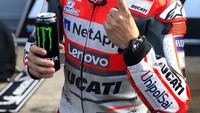 Pebalap MotoGP asal Spanyol ini pernah menjadi juara dunia kelas 250cc di tahun 2006 dan 2007. Saat ini, dirinya meraih pole di kualifikasi MotoGP San Marino 2018. Foto: Instagram jorgelorenzo99