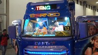 Umik telah menggeluti dunia otomotif sejak tahun 2005. Dia berlatih menyopiri truk di Jember. Sekitar tiga tahun kemudian, Umik mulai melirik modifikasi truk. Foto: Ristu Hanafi