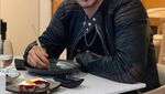 Gaya Keren Jorge Lorenzo Saat Menikmati Sushi hingga Pasta