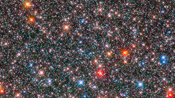 Masih penasaran lebih banyak butiran pasir atau bintang di langit? Ternyata yang menang adalah bintang karena jumlahnya mencapai 1 septillion (1 dengan 24 nol di belakang). (Foto: NASA)