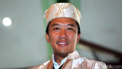 Menpora Terima Gelar Adat dari Kesultanan Ternate