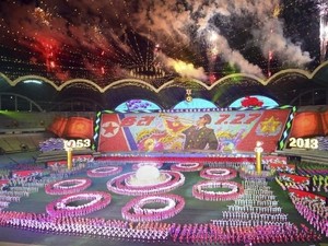 Meriahnya Parade Militer HUT ke-70 Korut Tanpa Rudal Balistik