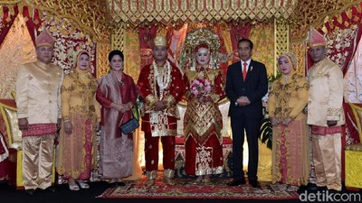 Potret Jokowi Kondangan ke Pernikahan Paspampres Pengawal Motor