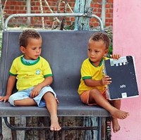 Ke-13 anak Ireneu dan Jucicleide diberi nama dengan awalan huruf R. Mereka terinspirasi dari nama-nama para legenda sepakbola seperti Rivaldo, Roberto Carlos, Ronaldinho, Ronaldo dan Robinho. Dengan harapan, sebagian besar anak-anaknya juga memiliki karier cemerlang di dunia sepakbola. Foto: Dok. Elite Readers