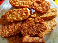 Dolar AS Perkasa Bikin Tempe Setipis Kartu ATM?