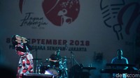 Sejumlah lagu yang dibawakan Andien seperti Rindu Ini dan Teristimewa.