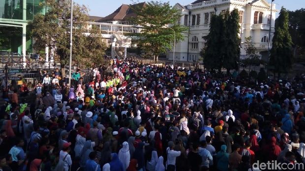 Tanpa Dhani dan Neno, Begini Penampakan Jalan Sehat di Solo