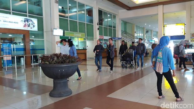 Ahmad Dhani Batal ke Solo, Pengamanan Bandara Adi Soemarmo Normal