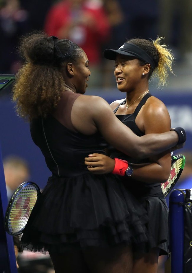 Aku cinta kamu, adalah tiga kata yang Naomi sampaikan untuk Serena Williams saat keduanya lolos dan berhadapan ke final Grand Slam. Foto: Getty Images