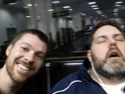 Foto Misterius yang Ditemukan Orang di Ponselnya