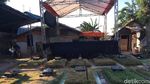Penampakan Panggung Dangdut Mepet Kuburan di Jaktim yang Viral