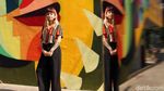 Lebih Dekat dengan Ledania, Seniman Cantik yang Muralnya Diresmikan Anies