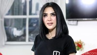 Syahrini saat mampir ke markas detikcom belum lama ini. Foto: Rachman Haryanto