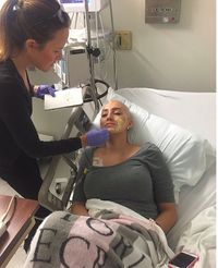 Kisah Inspiratif Para 'Angel' yang Dandani Gratis Wanita Penderita Kanker