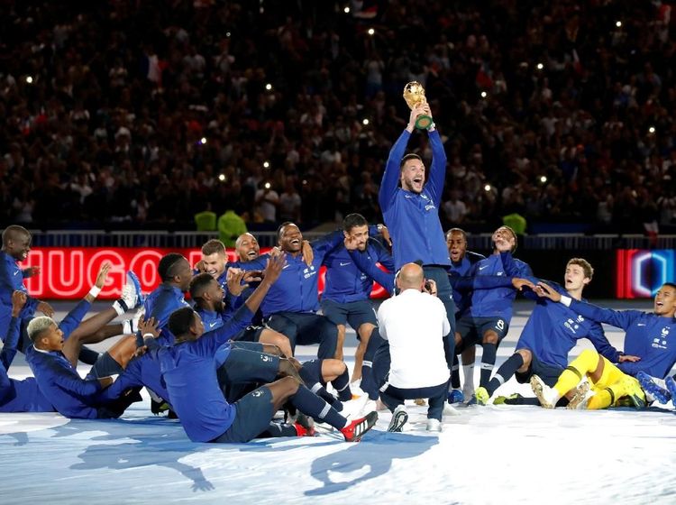 Prancis Rayakan Trofi Piala Dunia dengan Fans di Stade de France