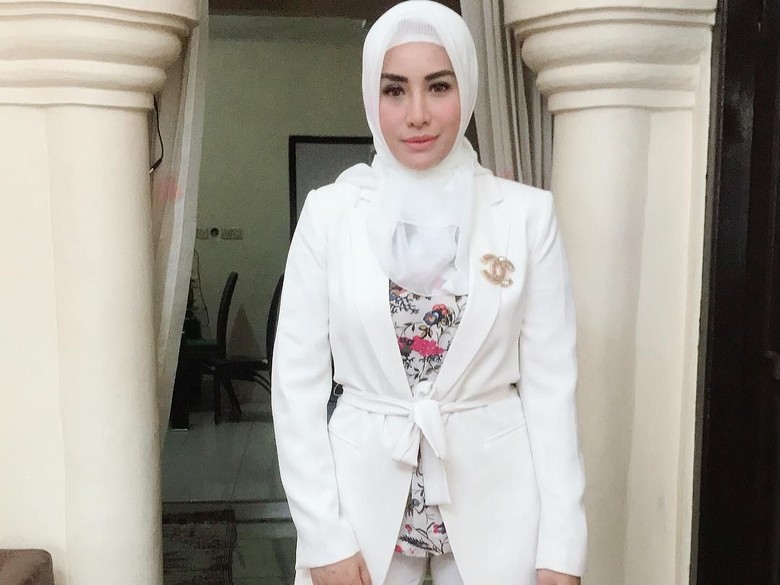 Shinta Bachir Batal Nikahi Pejabat pun Bikin Kaget Sahabat Shinta Bachir Batal Nikahi Pejabat pun Bikin Kaget Sahabat