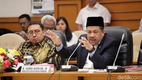 DPR menggelar rapat koordinasi penanganan gempa Lombok bersama sejumlah menteri. Sejumlah menteri hadir dalam rapat yang diselenggarakan di Gedung DPR, Senayan, Jakarta, Senin (10/9/2018).