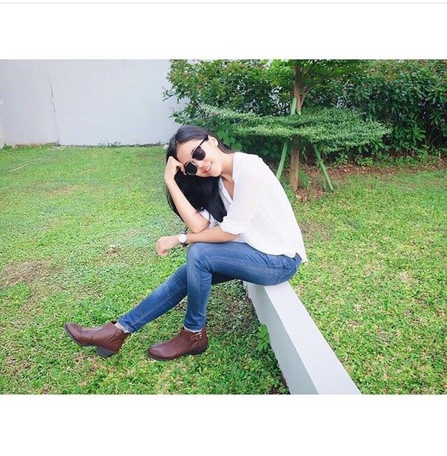 Senyuman Tania yang terlihat manis. Foto: Instagram