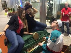 Foto Misterius yang Ditemukan Orang di Ponselnya