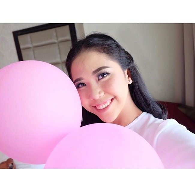 Pilot Indonesia ini mencuri atensi karena parasnya yang menawan. Foto: Instagram