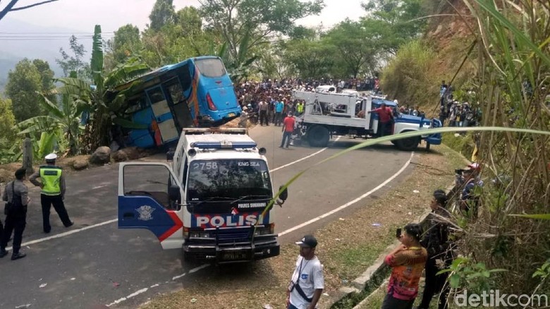 21 Orang Tewas Kecelakaan di Sukabumi, JK Salahkan PO Bus-Dishub 21 Orang Tewas Kecelakaan di Sukabumi, JK Salahkan PO Bus-Dishub
