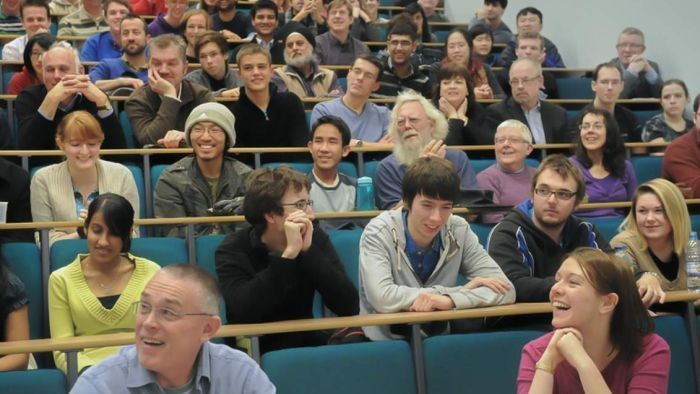 Makin Banyak Warga Dewasa Kembali Kuliah di Universitas Australia