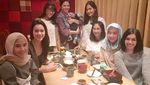 Begini Gaya Seru Riana Rizki, Menantu Ketua DPR RI Saat Kulineran