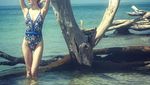 Foto: Liburannya Model Victoria Secret Asal China, Sui He