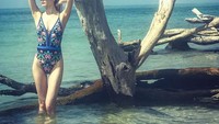 Bukan cuma perkotaan, Sui He juga gemar ke pantai dan tempat-tempat alam lainnya (hesui923/Instagram)