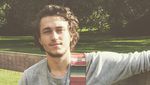 Foto: Gaya Traveling Model Ganteng Adiknya Miley Cyrus