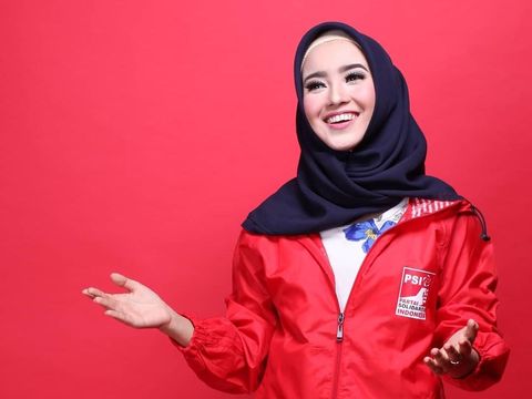 Bacaleg PSI Febri Wahyuni.