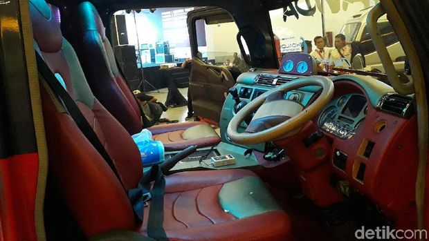 Bagian dalam truk 