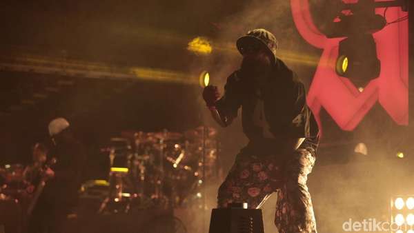 Nikmati Aksi Energik Limp Bizkit Nikmati Aksi Energik Limp Bizkit