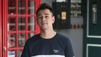 Mantap! Raffi Ahmad Sewa Lapangan Futsal Pakai Dolar