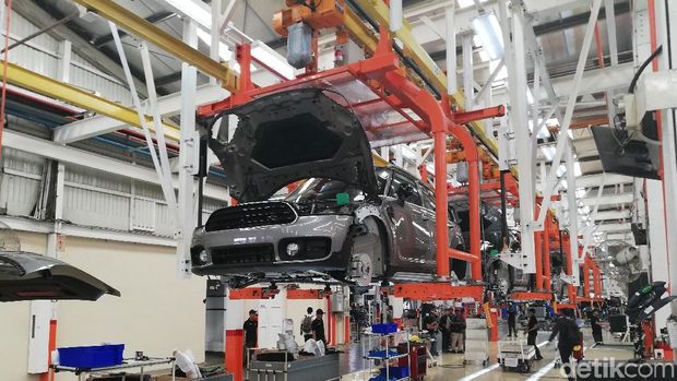 Dua Mobil Jerman yang Dilokalisasi, Kerenan Mana?