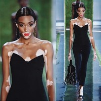 Mantan kontestan Americas Next Top Model, Winnie Harlow menjadi populer atas kondisi kulitnya yang disebut vitiligo. Kini, keunikannya membawa ia tampil di fashion show Victorias Secret 2018. Foto: Instagram