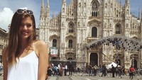 Kota Milan di Italia juga pernah jadi tujuan liburannya (sofie_rovenstine/Instagram)