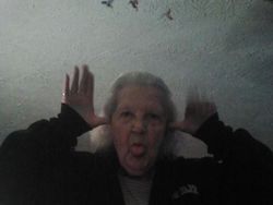 Foto Misterius yang Ditemukan Orang di Ponselnya