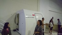 Ada pula potongan badan pesawat Boeing 777-300ER yang dilengkapi pintunya (Masaul/detikTravel)