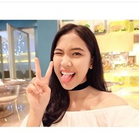 Banyak wanita membuktikan bahwa mereka bisa melakukan apa saja yang dapat dilakukan oleh pria. Ya, wanita juga dapat menerbangkan pesawat. Salah satunya adalah Tania Artawijaya. Foto: Instagram