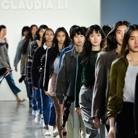 Claudia sengaja memilih model dari Asia untuk mempertegas karakteristik Asia yang begitu beragam. Masyarakat mulai menyadari bahwa Asia sangat beragam, bukan cuma satu perspektif kecantikan, kata perempuan yang besar di Selandia Baru itu. (Foto: Frazer Harrison/Getty Images)