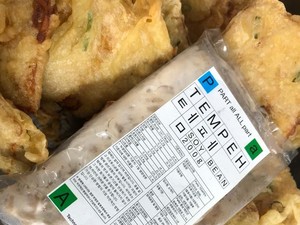 Pasangan Artis Korea Buka Pabrik Tempe Indonesia di Taean