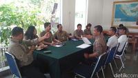 Aktivis Demo KLHK Coret Murai Batu-Cucak Rawa dari Hewan Dilindungi