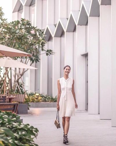 Fashion Paula Verhoeven berbalut Louis Vuitton di Singapura. Foto: Dok. Instagram/Paula Verhoeven Fashion Paula Verhoeven berbalut Louis Vuitton di Singapura. Foto: Dok. Instagram/Paula Verhoeven