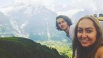 Foto: Gaya Traveling Model Ganteng Adiknya Miley Cyrus