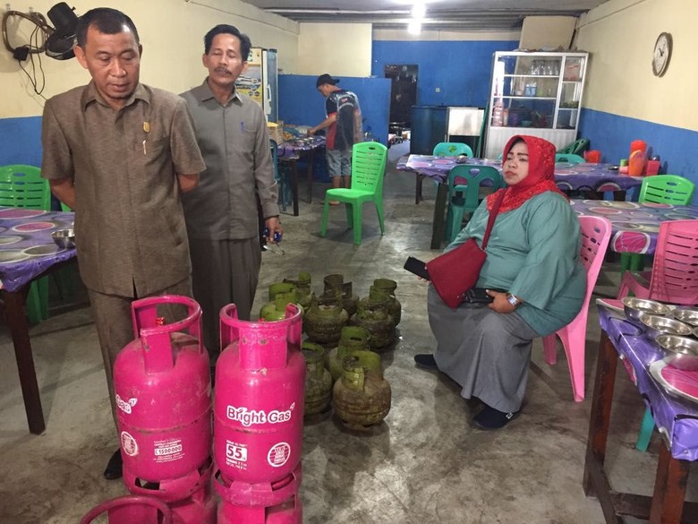 Bareng Disperindag, Pertamina Sidak Penggunaan LPG 3 Kg di Dumai Bareng Disperindag, Pertamina Sidak Penggunaan LPG 3 Kg di Dumai