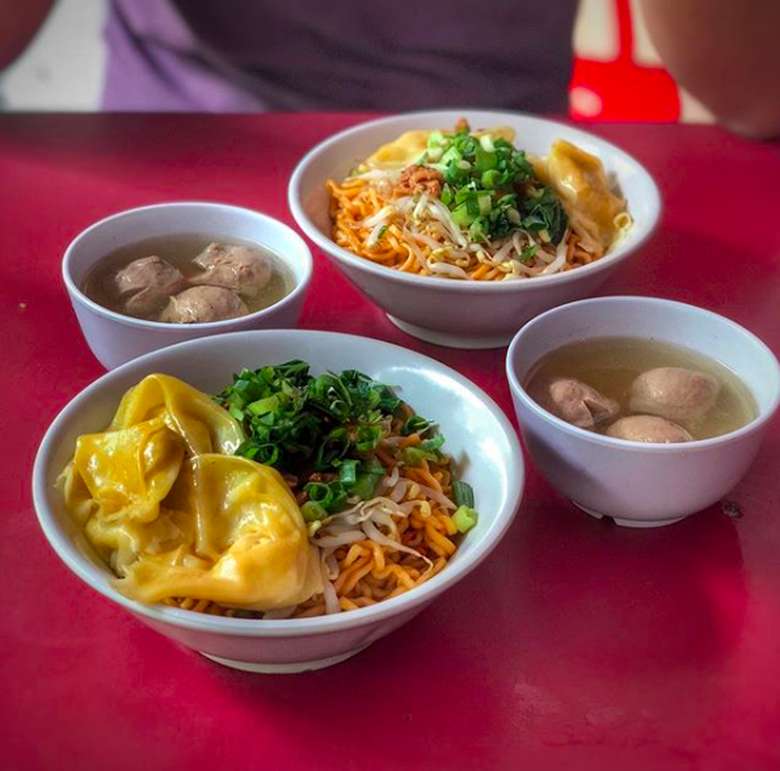 Mie Ayam Bakso Images Stock Photos Vectors Shutterstock