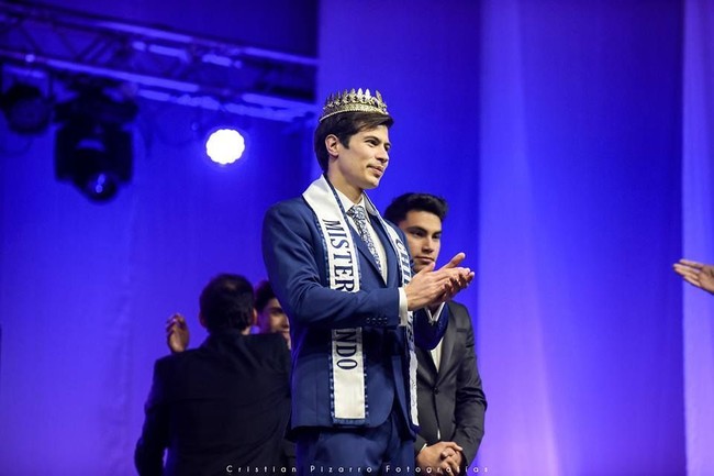 Kenalan dengan Felipe Rojas Ramirez, pemenang kontes Mister Mundo Chile 2018, yakni sebuah ajang pria paling tampan di Chili. Foto: Facebook