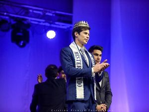 Ladies, Kenalan Dulu Sama Dokter Gigi Juara Kontes Pria Paling Tampan Ini